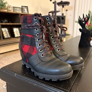 Sorel Lexie Women’s Black and Red Plaid Wedge Boots